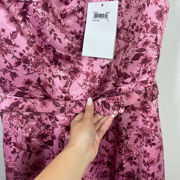 Gal Meets Glam Elle Belted Midi Dress in Rose Wine Size 2 - Picture 6 of 10